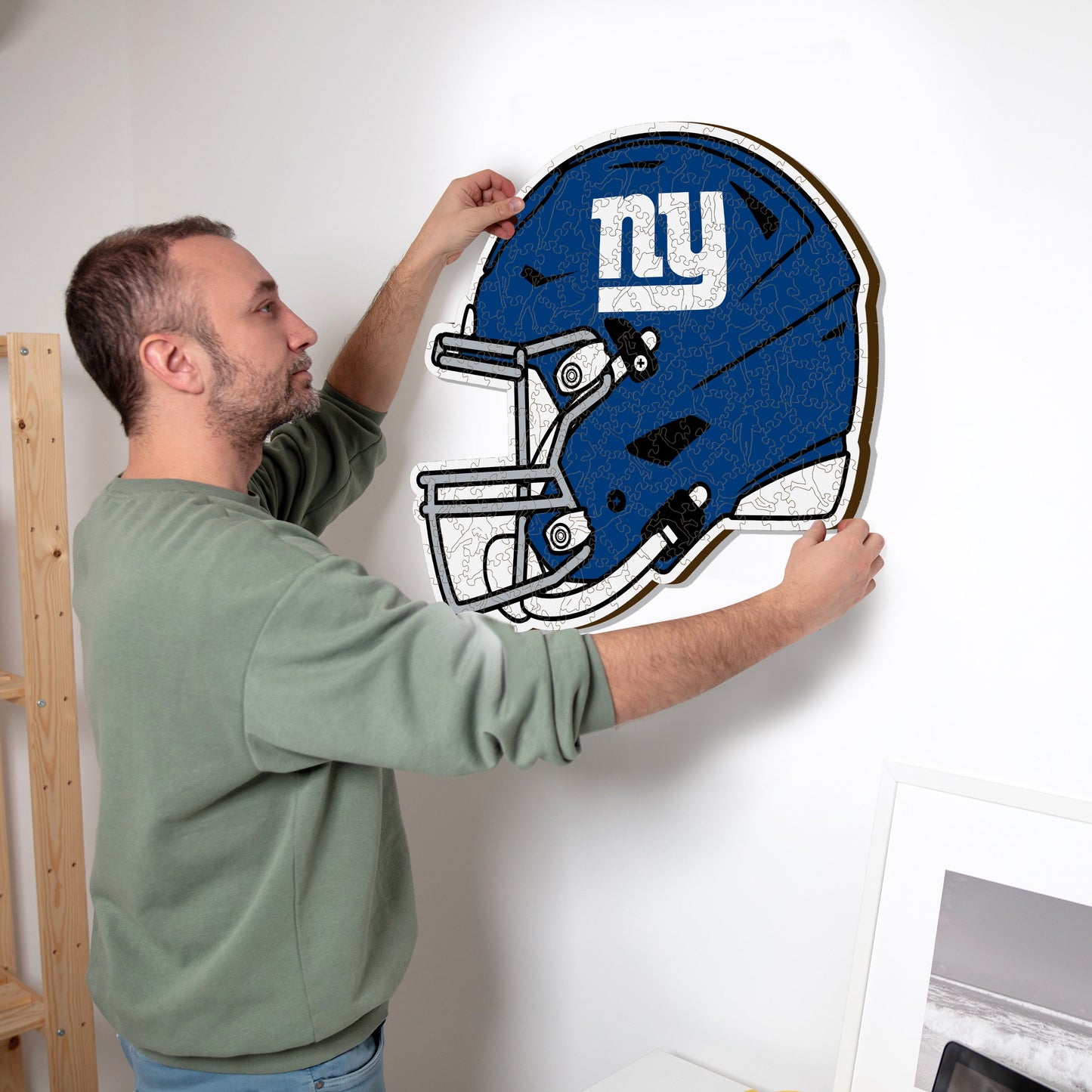 New York Giants™ Helmet - Wooden Puzzle