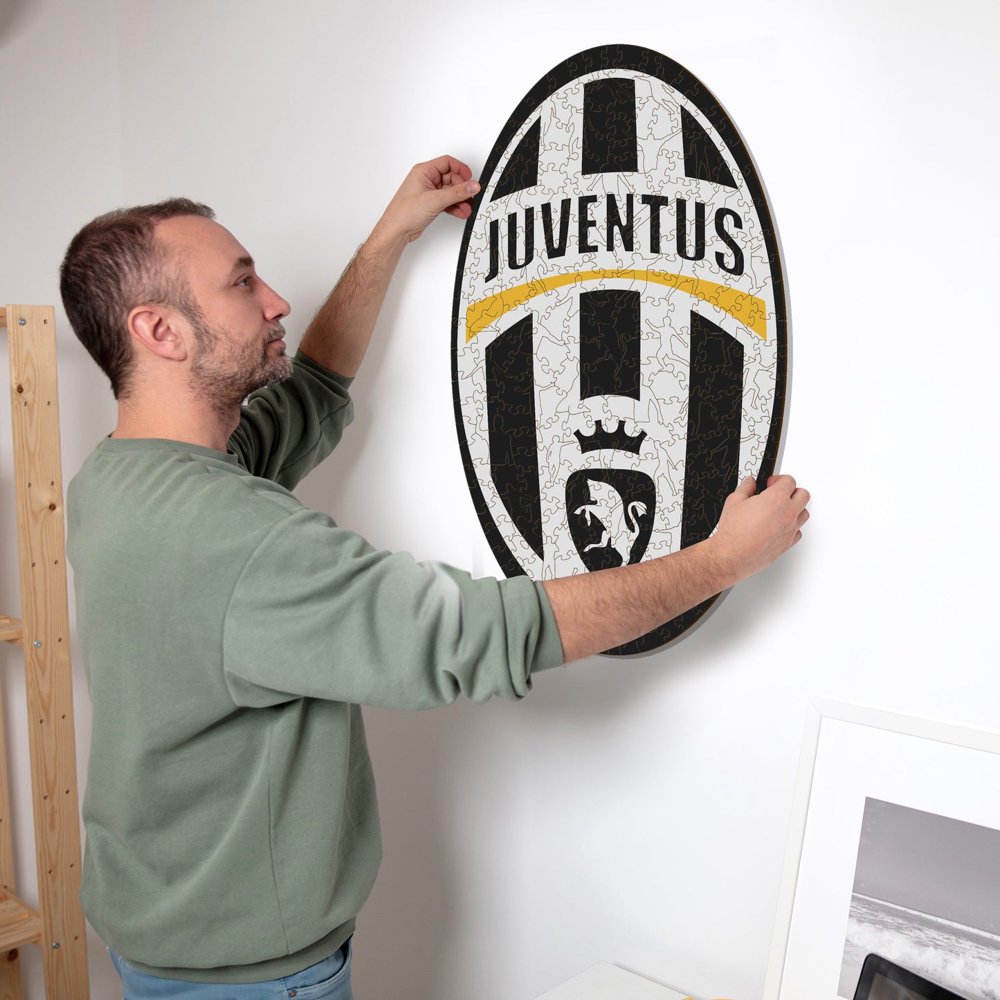 Juventus FC® Retro Crest - Wooden Puzzle